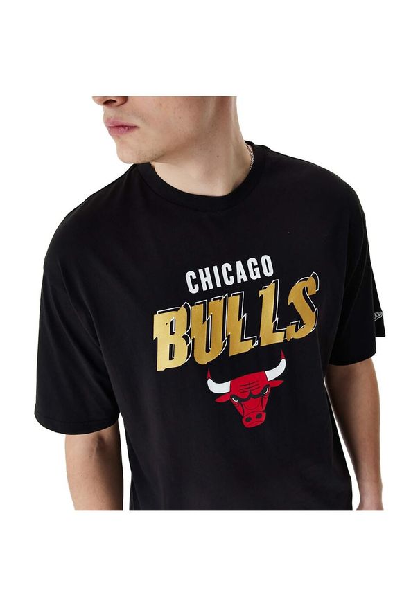 Koszulka męska New Era Team Script OS Tee Chicago Bulls. Kolor: czarny