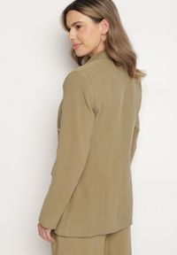 Born2be - Zielona Casualowa Marynarka z Modalu Dwurzędowa Mavorine. Okazja: na co dzień. Kolor: zielony. Materiał: materiał. Sezon: lato, wiosna. Styl: casual #3