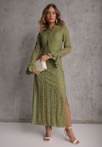 Renee - Zielona Taliowana Sukienka z Koronki Zdobiona Wiązaniem przy Szyi Terienna. Okazja: na imprezę. Kolor: zielony. Materiał: koronka. Długość rękawa: na ramiączkach. Wzór: aplikacja, koronka. Sezon: lato. Typ sukienki: oversize #2