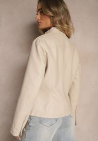 Renee - Beżowa Kurtka w Stylu Ramoneski z Ozdobnym Paskiem Sovvezia. Okazja: na co dzień, na spacer. Kolor: beżowy. Materiał: jeans. Długość: krótkie. Styl: wizytowy, casual