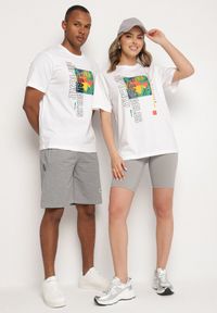 Born2be - Biała Koszulka T-shirt z Bawełny z Ozdobnym Nadrukiem Savenelle. Kolor: biały. Materiał: bawełna. Wzór: nadruk. Styl: klasyczny, elegancki