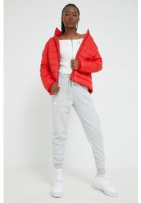 Tommy Jeans kurtka DW0DW13741.9BYY damska kolor czerwony zimowa. Okazja: na co dzień. Kolor: czerwony. Materiał: poliester, puch. Sezon: zima. Styl: casual #2