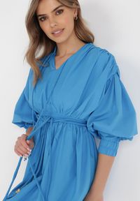 Born2be - Niebieska Sukienka Adousa. Kolor: niebieski. Materiał: guma, tkanina. Wzór: gładki. Typ sukienki: bombki. Styl: klasyczny. Długość: mini #4