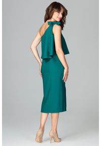 Lenitif - Koktajlowa ołówkowa sukienka na jedno ramię z falbaną zielona. Okazja: na wesele, na randkę, na ślub cywilny. Kolor: zielony. Materiał: tkanina. Typ sukienki: ołówkowe. Styl: wizytowy #3