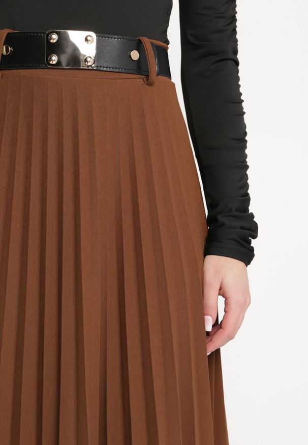 Born2be - Ciemnobrązowa Spódnica Plisowana z Paskiem Onie. Okazja: na co dzień. Kolor: brązowy. Styl: casual, elegancki