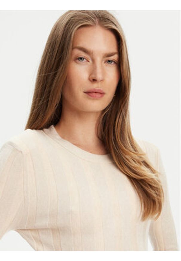 Guess Sweter W5YR13 Z3OT0 Beżowy Regular Fit. Kolor: beżowy. Materiał: syntetyk