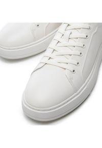 Wittchen - Męskie sneakersy skórzane klasyczne kremowo-granatowe. Nosek buta: okrągły. Kolor: niebieski, kremowy, wielokolorowy. Materiał: skóra. Wzór: gładki, kolorowy. Sezon: lato #9