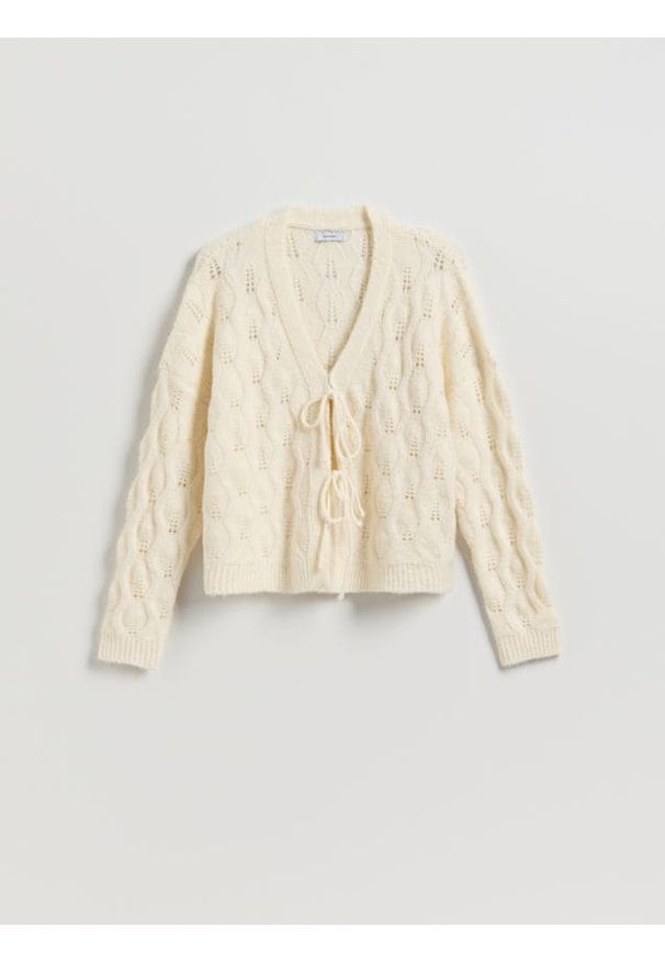 Reserved - Kardigan z wiązaniem - kremowy. Kolor: kremowy. Materiał: dzianina, wełna