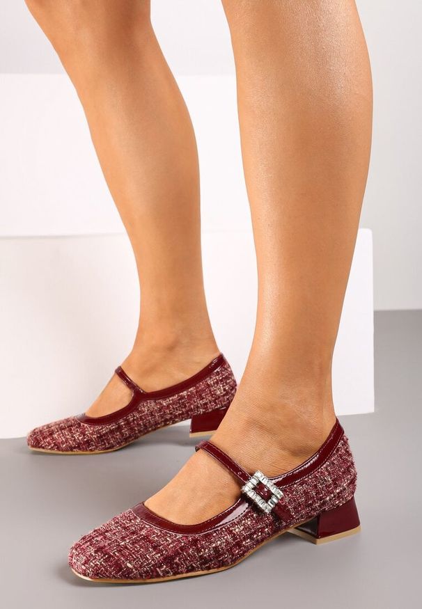 Born2be - Bordowe Tweedowe Czółenka na Obcasie Mary Jane z Lakierowanymi Wstawkami Kristines. Okazja: na spotkanie biznesowe. Kolor: czerwony. Materiał: lakier. Obcas: na obcasie. Styl: biznesowy, elegancki. Wysokość obcasa: średni