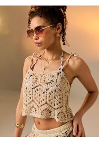 Sinsay - Ażurowy crop top - beżowy. Kolor: beżowy. Wzór: ażurowy