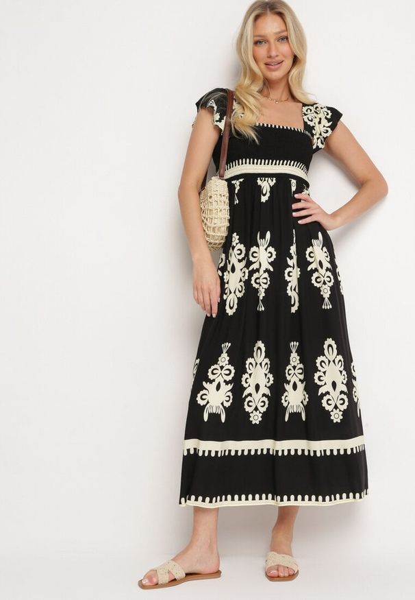 Born2be - Czarna Boho Sukienka z Wiskozy na Szerokich Ramiączkach z Gumkami w Pasie i Falbanką Cleria. Okazja: na co dzień. Kolor: czarny. Materiał: wiskoza. Długość rękawa: na ramiączkach. Styl: boho