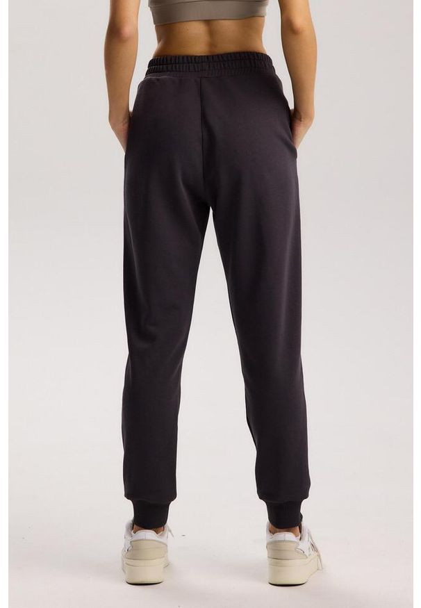 ROUGH RADICAL - Damskie spodnie dresowe Rough Radical Cotton Active Joggers. Kolor: szary. Materiał: dresówka