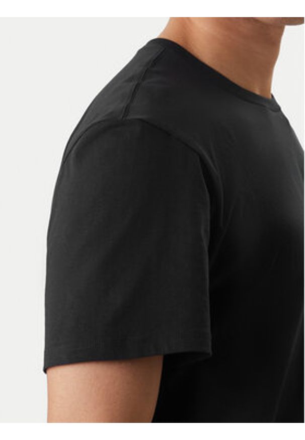 columbia - Columbia T-Shirt CSC™ 2155021 Czarny Regular Fit. Kolor: czarny. Materiał: bawełna