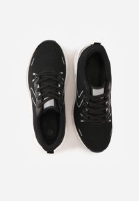 Renee - Czarne Siateczkowe Buty Sportowe na Podeszwie z Otworami Quilvia. Okazja: na co dzień. Kolor: czarny. Materiał: materiał #3