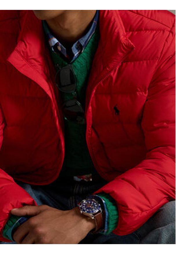 Polo Ralph Lauren Kurtka puchowa 710967774006 Czerwony Regular Fit. Typ kołnierza: polo. Kolor: czerwony. Materiał: syntetyk