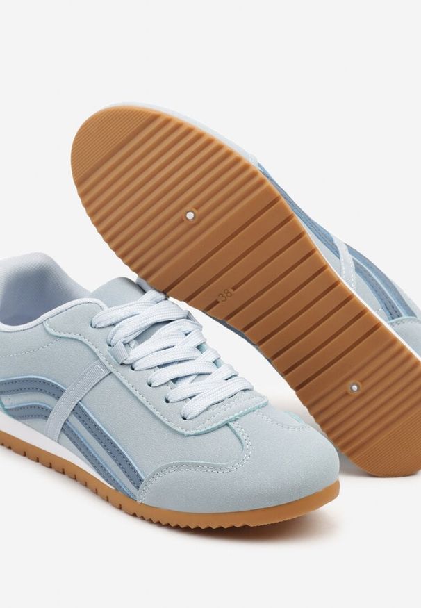 Born2be - Niebieskie Sneakersy w Stylu Kultowych Tenisówek z Ozdobnymi Przeszyciami Wendiva. Okazja: na co dzień. Zapięcie: sznurówki. Kolor: niebieski. Materiał: jeans. Obcas: na obcasie. Wysokość obcasa: niski
