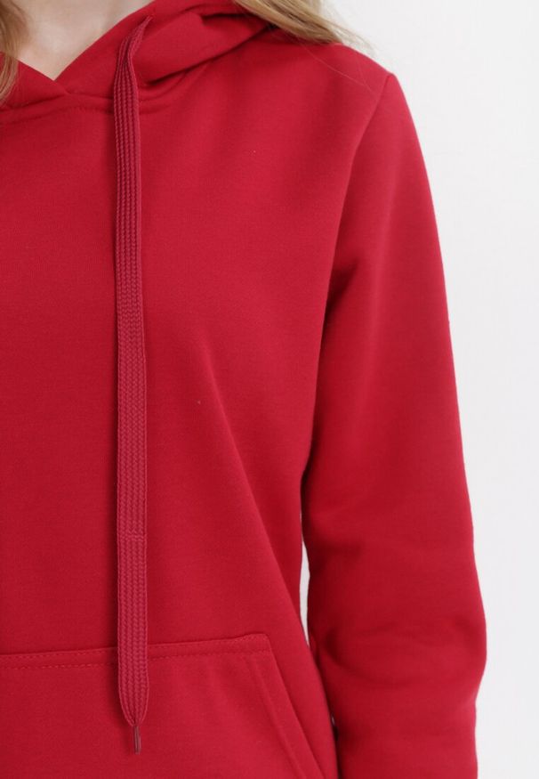 Born2be - Czerwona Bluza z Kapturem Kasseia. Typ kołnierza: kaptur. Kolor: czerwony. Materiał: dzianina, polar. Styl: klasyczny