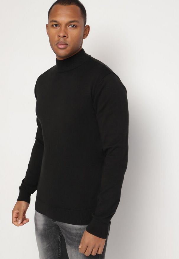 Born2be - Czarny Sweter Półgolf z Bawełną Ozdobiony Ściągaczami Zolila. Okazja: na co dzień, na spotkanie biznesowe. Kolor: czarny. Materiał: bawełna. Długość rękawa: długi rękaw. Długość: długie. Wzór: aplikacja. Styl: casual, klasyczny, biznesowy