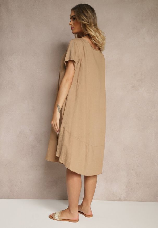 Renee - Ciemnobeżowa Sukienka z Wiskozy o Rozkloszowanym Kroju Irisena. Okazja: na co dzień. Kolor: beżowy. Materiał: wiskoza. Typ sukienki: proste. Styl: elegancki, casual