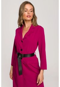 Stylove - Elegancka żakietowa sukienka marynarka z paskiem - śliwkowa. Okazja: na spotkanie biznesowe, do pracy. Styl: elegancki #3