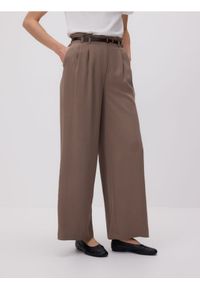Reserved - Spodnie z wiskozą - beżowy. Kolor: beżowy. Materiał: wiskoza