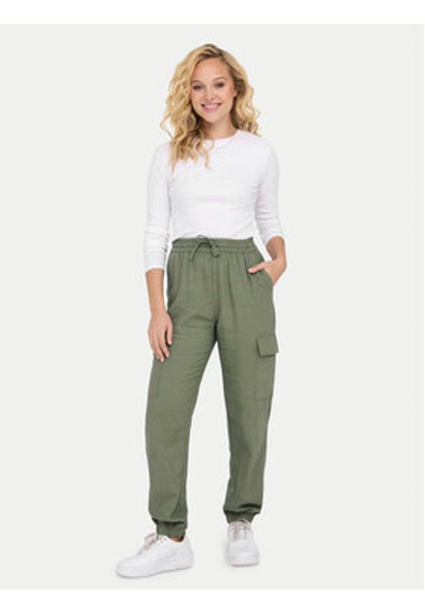 only - ONLY Spodnie dresowe Caro 15310987 Zielony Cargo Fit. Kolor: zielony. Materiał: len