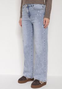 Born2be - Niebieskie Bawełniane Szerokie Jeansy z Wysokim Stanem i Przetarciami Lilinryss. Okazja: na co dzień. Stan: podwyższony. Kolor: niebieski. Styl: casual #1