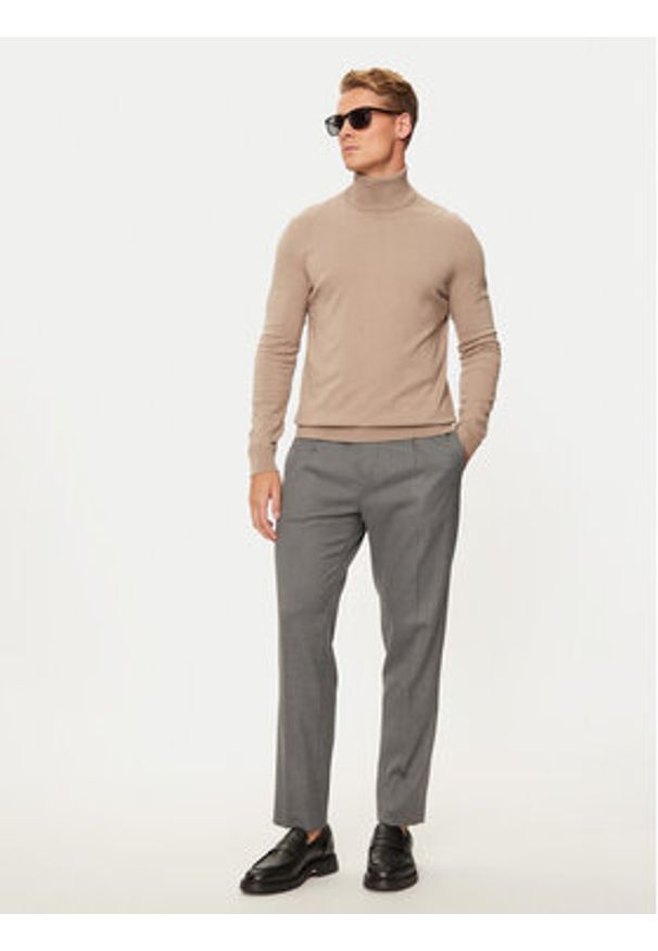 Sisley Golf 10F2S2244 Beżowy Slim Fit. Typ kołnierza: golf. Kolor: beżowy. Materiał: bawełna