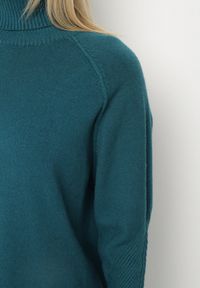 Born2be - Zielony Klasyczny Golf z Dodatkiem Kaszmiru Zoirmosa. Okazja: na co dzień, do pracy, na spotkanie biznesowe. Typ kołnierza: golf. Kolor: zielony. Materiał: kaszmir. Długość rękawa: długi rękaw. Długość: długie. Styl: klasyczny #4