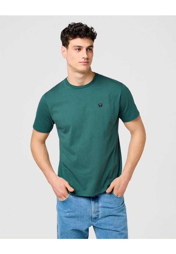 Wrangler - MĘSKA KOSZULKA WRANGLER SIGN OFF TEE BISTRO GREEN 112371479