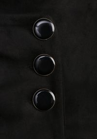 Renee - Czarna Trapezowa Spódnica o Kopertowym Kroju z Guzikami Ilaraeth. Okazja: na co dzień. Kolor: czarny. Styl: casual, elegancki, klasyczny #4