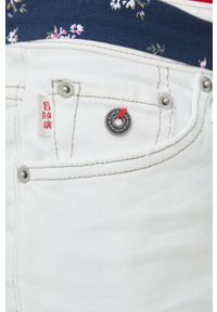 Superdry szorty jeansowe damskie kolor biały gładkie medium waist. Kolor: biały. Materiał: jeans. Wzór: gładki #2