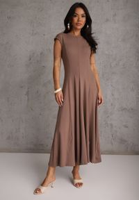 Renee - Brązowa Sukienka z Bawełny o Rozkloszowanym Kroju z Dzianiny Portulaca. Okazja: na co dzień. Kolor: brązowy. Materiał: bawełna, dzianina. Typ sukienki: proste, rozkloszowane. Styl: casual #1