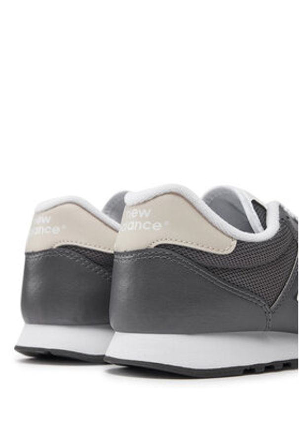 New Balance Sneakersy GW500RTB Czarny. Kolor: czarny. Materiał: zamsz, skóra