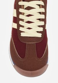 Born2be - Brązowe Sneakersy z Geometrycznym Motywem Jannata. Okazja: na co dzień. Kolor: brązowy. Materiał: jeans, dresówka. Wzór: geometria #2