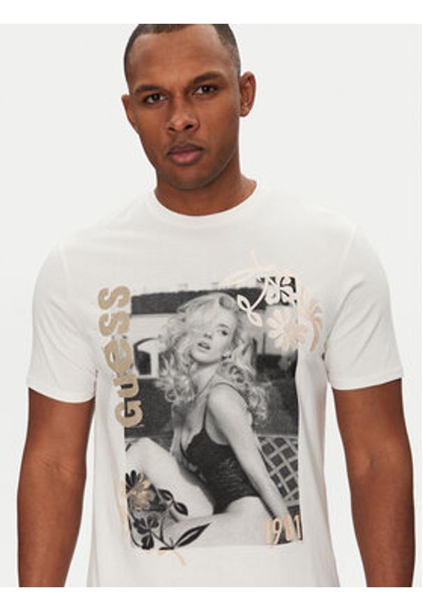 Guess T-Shirt M5GI33 KBW41 Biały Classic Fit. Kolor: biały. Materiał: bawełna