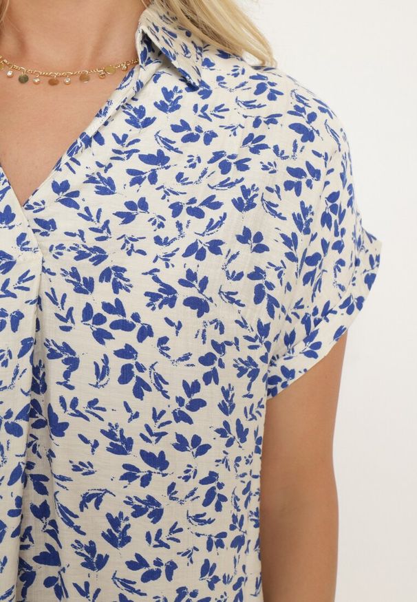 Born2be - Biało-Granatowa Koszulowa Bluzka z Bawełną z Falbankami Rissavia. Okazja: na co dzień. Typ kołnierza: kołnierz z falbankami. Kolor: biały. Materiał: bawełna. Styl: casual, klasyczny