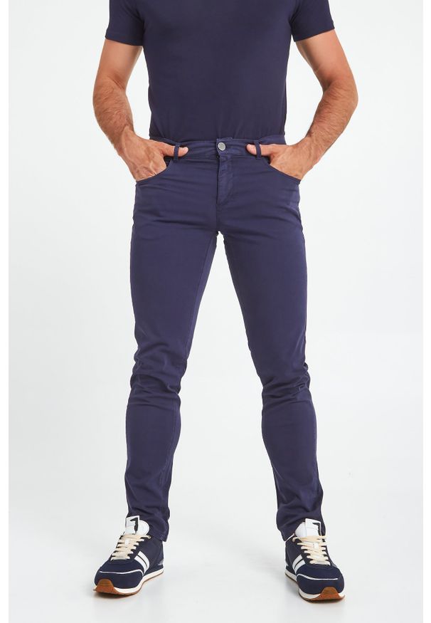 Trussardi Jeans - SPODNIE CLOSE 370 TRUSSARDI. Wzór: aplikacja