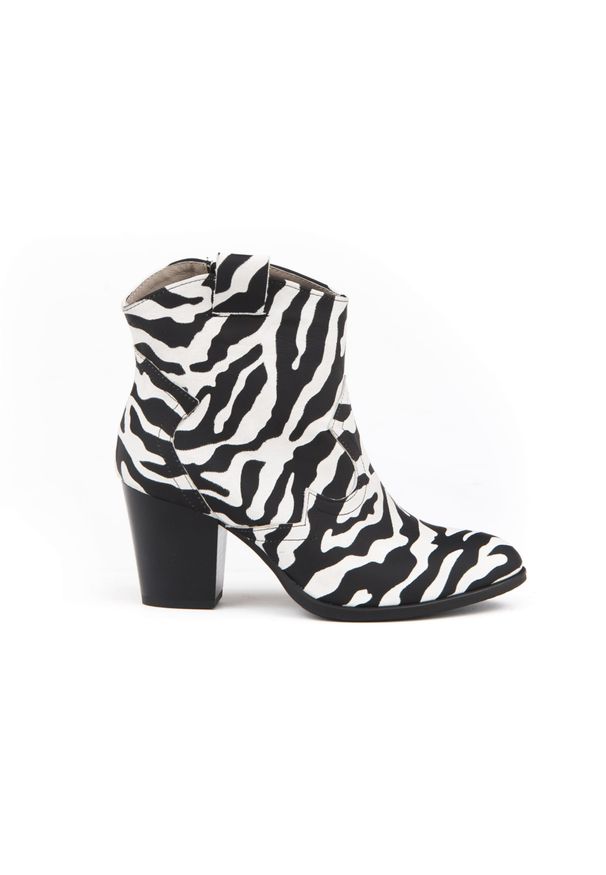 Zapato - kowbojki na obcasie - skóra naturalna - model 471 - kolor zebra (38). Materiał: skóra. Wzór: motyw zwierzęcy. Obcas: na obcasie. Wysokość obcasa: średni