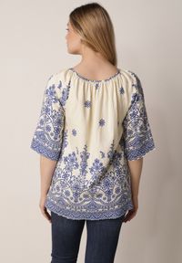 Born2be - Niebieska Bluzka z Wiskozy z Kwiatowym Wzorem Wiązaniem i Frędzlami Hawnalue. Okazja: do pracy, na co dzień, na spacer. Kolor: niebieski. Materiał: wiskoza. Wzór: kwiaty. Styl: boho, elegancki, casual #8