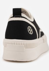 Born2be - Czarne Trampki na Grubej Podeszwie Ozdobione Metaliczną Aplikacją Efadelis. Okazja: na co dzień. Kolor: czarny. Materiał: jeans. Wzór: aplikacja. Styl: casual #4