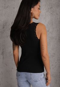 Renee - Czarny Top z Bawełny Ozdobiony u Góry Koronką Berice. Kolor: czarny. Materiał: bawełna, koronka. Wzór: aplikacja, koronka #4