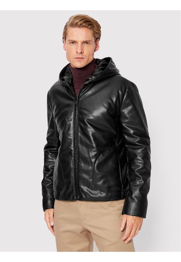Trussardi Jeans - Trussardi Kurtka z imitacji skóry 52S00758 Czarny Regular Fit. Kolor: czarny. Materiał: syntetyk