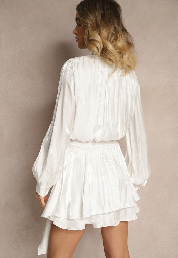 Renee - Biała Sukienka z Wiskozy z Falbanką i Wiązaniem Finlio. Okazja: na co dzień, na imprezę. Kolor: biały. Materiał: wiskoza. Styl: casual, klasyczny, elegancki