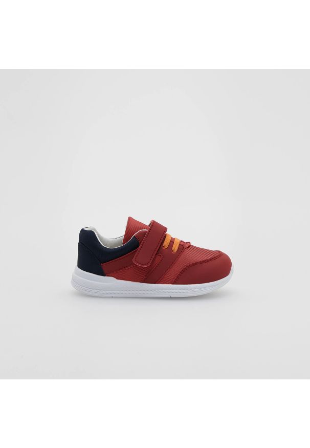 Reserved - Sneakersy z łączonych materiałów - Czerwony. Kolor: czerwony. Materiał: materiał