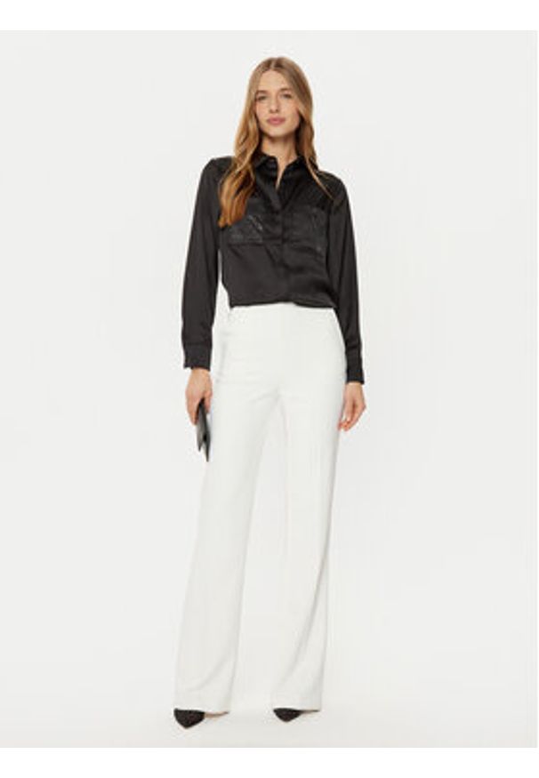 Guess Koszula W5RH40 WFQC2 Czarny Regular Fit. Kolor: czarny. Materiał: syntetyk