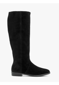 Ryłko - Czarne płaskie kozaki ze skóry welurowej. Okazja: na co dzień. Nosek buta: okrągły. Zapięcie: zamek. Kolor: czarny. Szerokość cholewki: normalna. Materiał: skóra, welur. Obcas: na obcasie. Styl: casual, street. Wysokość obcasa: niski #1