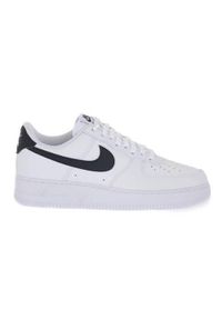 Buty do chodzenia męskie Nike Air Force 1 07. Zapięcie: sznurówki. Kolor: biały. Materiał: guma, materiał, syntetyk. Szerokość cholewki: normalna. Model: Nike Air Force. Sport: turystyka piesza