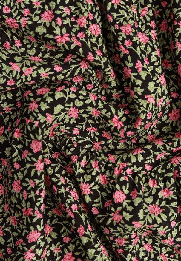 Born2be - Czarna Sukienka Diomanassa. Okazja: do pracy, na co dzień. Kolor: czarny. Materiał: wiskoza, jeans. Wzór: kwiaty. Styl: casual