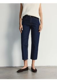 Reserved - Jeansy straight - granatowy. Kolor: niebieski